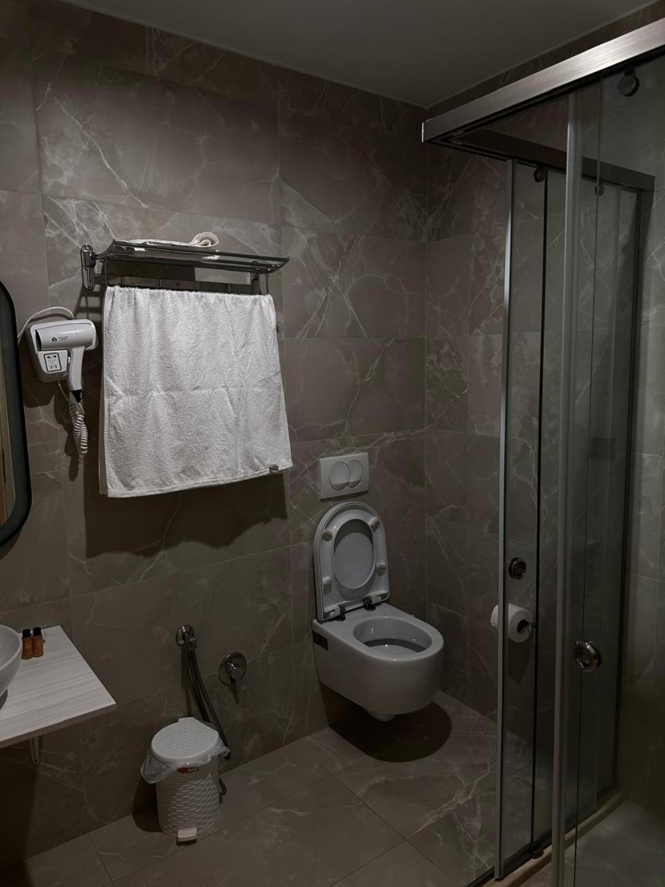 Diamond Hotel Dıraç Dış mekan fotoğraf